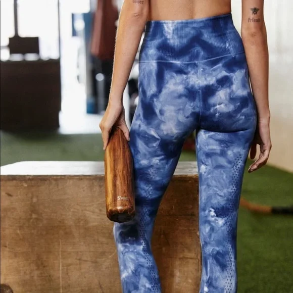 Free People FP Movement Good Karma Blue Tie Dye Leggings NEW - Picture 8 of 11
